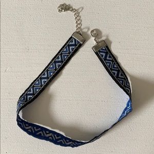 Patterned choker!